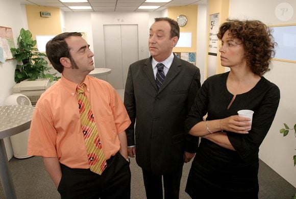 Sylvie Loeillet, Bruno Solo et Gérard Chaillou dans "Caméra Café" en 2003.

Photo : JLPPA / Bestimage