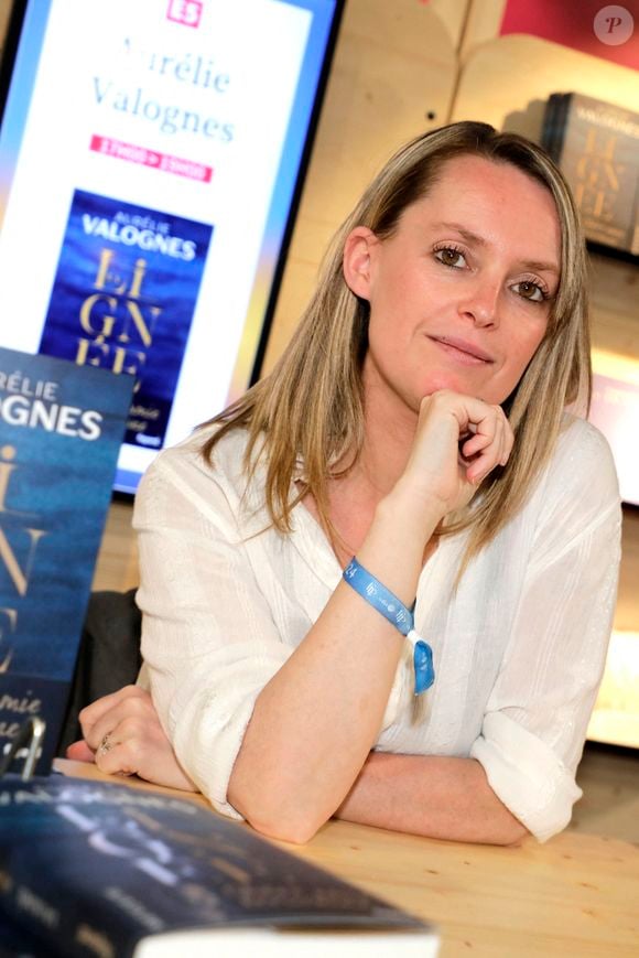 Aurelie Valognes au Festival du Livre de Paris 2024 au Grand Palais Éphémère le 14 avril 2024. © Cédric Perrin / Bestimage