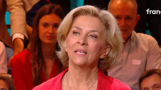 "Plus personne ne veut de moi" : Corinne Touzet passée par un vide professionnel, elle raconte ce qu'elle a traversé à Léa Salamé
