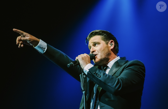 Julien Dassin en concert lors de sa tournée américaine en 2025.