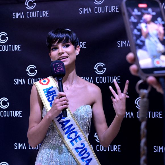 Lors de la soirée d'élection de Miss France 2025 qui s'est déroulée le 14 décembre dernier, laquelle a sacré Miss Martinique, Angélique Angarni-Filopon,

Exclusif - Eve Gilles (Miss France 2024) - Défilé de mode "Sima Couture" à Enghien le 5 novembre 2024. © Rachid Bellak/Bestimage