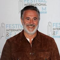 José Garcia évoque le rôle qu'il occupe désormais auprès de sa mère : "Comme tout le monde, la vie me bouscule"