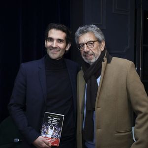 Et on peut lui faire confiance pour suivre les bons conseils de ses pairs, lui qui en donne tant et qui sont bien avisés !

Exclusif - Romain Lachens, Michel Cymes lors de la présentation du livre de R.Lachens "De la France qui râle à la France qui gagne. Notre victoire olympique" au club We Are à Paris le 21 janvier 2025.
© Jack Tribeca / Bestimage