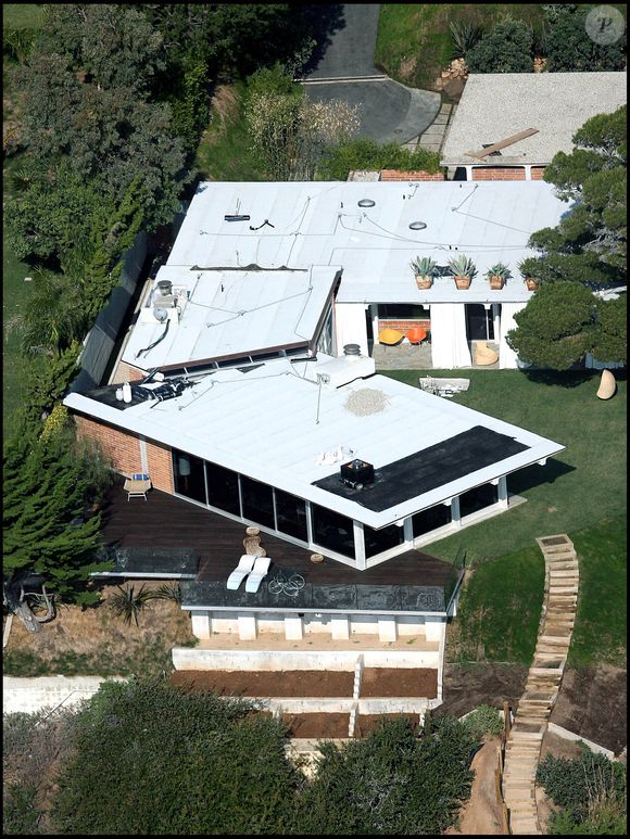 Exclusif - Vue aérienne de la maison de Angelina Jolie et Brad Pitt, le 20 septembre 2016
SUNSET PHOTO AGENCY / BESTIMAGE