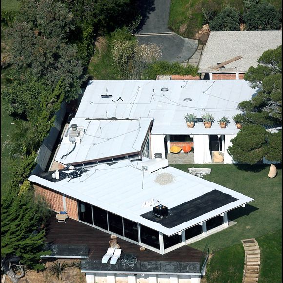 Exclusif - Vue aérienne de la maison de Angelina Jolie et Brad Pitt, le 20 septembre 2016
SUNSET PHOTO AGENCY / BESTIMAGE