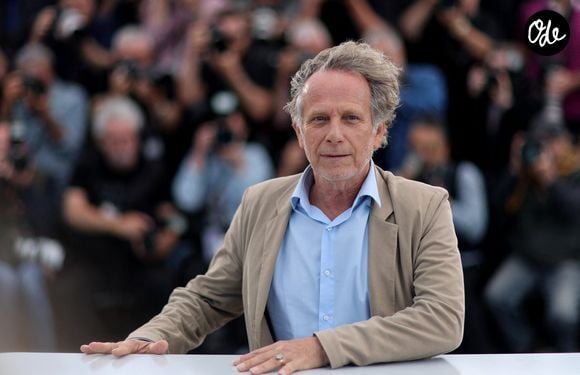 Passé par le Festival d'Aurillac et le paysage culturel méditerranéen, le nouveau directeur bénéficie d'une solide expertise.

Charles Berling au photocall du film "La Vie D'Une Femme" lors du 79ème Festival International du Film de Cannes, le 14 mai 2026. 

© Jacovides-Moreau/Bestimage