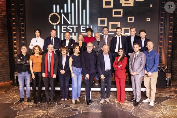 Exclusif - (Rang du Haut): Géraldine Maillet, Geoffroy Lejeune, Yann Moix, Laetitia Krupa, Pablo Pillaud-Vivien, Gérard Miller, Mathieu Bock-Coté, Louis Morin, Riss, Benjamin Duhamel, rang du bas: Patrick Pelloux, Anne Nivat, Christophe Barbier, Nathalie Saint-Cricq, Léa Salamé, Laurent Ruquier, Jean-Michel Aphatie, Anne Rosencher, Alexandre Devecchio, Sébastien Thoen - Enregistrement de l'émission "On Est En Direct (OEED)", présentée par L.Ruquier et L.Salamé, et diffusée en direct le 2 avril sur France 2
© Jack Tribeca / Bestimage
