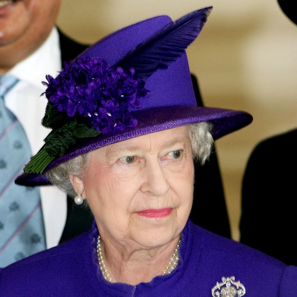 Archives - La reine Elizabeth II d'Angleterre et le prince Philip, duc d'Edimbourg, assistent à une commémoration du 90e anniversaire de la bataille de Passchendaele à Ypres (Belgique), le 12 juillet 2007, en présence du roi Albert et de la reine Paola de Belgique, du prince Philippe et de la princesse Mathilde de Belgique. Royalportraits Europe / Bernard Rubsamen / Bestimage