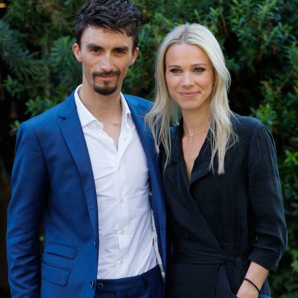 Exclusif - les coureurs cyclistes Julian Alaphilippe et sa compagne Marion Rousse - Arrivées de l'émission "Vivement Dimanche" qui sera diffusée le 24 octobre 2021 au Studio Gabriel à Paris, France, le 14 octobre 2021. © Christophe Clovis / Bestimage