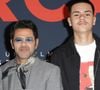 L’acteur a eu la chance de pouvoir compter sur la présence de Léon, 16 ans, au Grand Rex

Jamel Debbouze et Léon Debbouze - Première du film "Mercato" au cinéma "Le Grand Rex" à Paris, le 17 février 2025.
© Guirec Coadic/Bestimage
