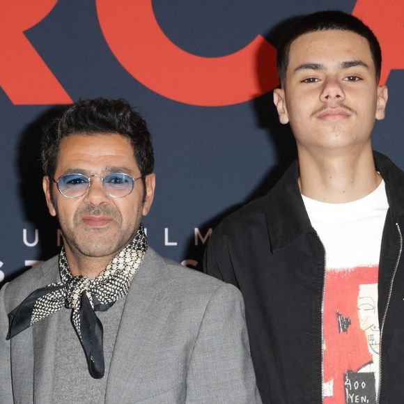 L’acteur a eu la chance de pouvoir compter sur la présence de Léon, 16 ans, au Grand Rex

Jamel Debbouze et Léon Debbouze - Première du film "Mercato" au cinéma "Le Grand Rex" à Paris, le 17 février 2025.
© Guirec Coadic/Bestimage