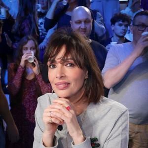 Exclusif - Géraldine Maillet, sur le plateau de l’émission « TPMP » présentée par C.Hanouna et diffusée en direct sur Youtube et sur toutes les box (SFR, FREE, Bouygues, MyCanal etc), Paris, France, le 21 mars 2025. © Jack Tribeca / Bestimage