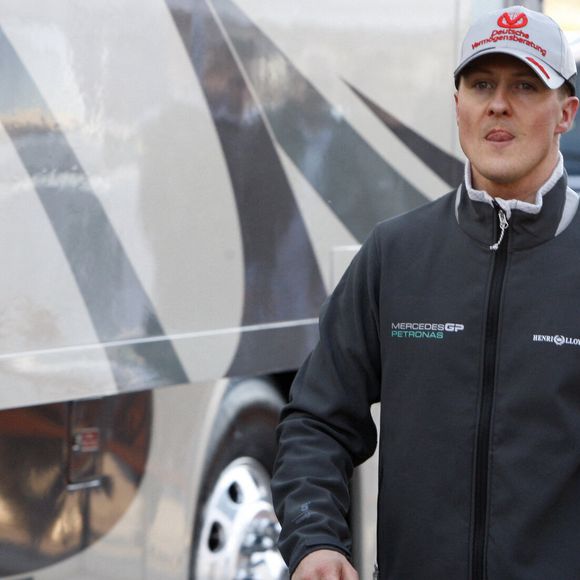 Le champion du monde allemand de Formule 1 Michael Schumacher lors de tests de performance avec la nouvelle MGP W01 de Mercedes Benz GP sur le circuit de Valence, Espagne, le 1er février 2010. Photo by Jens Buettner/DPA/ABACAPRESS.COM