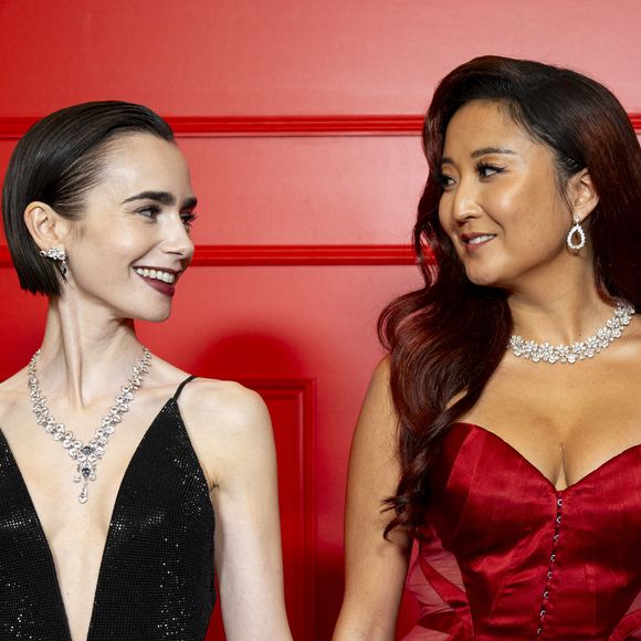 Lily Collins, Ashley Park lors de la première de la série "Emily in Paris" saison 5 au Grand Rex à Paris le 15 décembre 2025.

© Pierre Perusseau / Bestimage