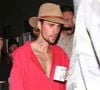 Mais des vidéos anciennes et évocatrices ont récemment refait surface.
Los Angeles, CA - Justin et Hailey Bieber ont été vus à la sortie de l'église à Los Angeles, Justin portant un mug "Papa Bear". Les nouveaux parents semblaient de bonne humeur à la sortie de l'église.