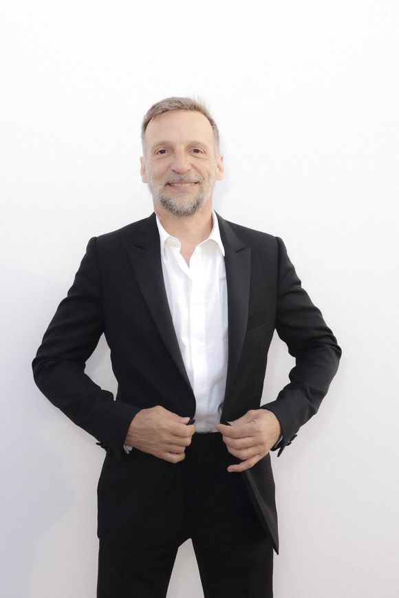 Exclusif - Mathieu Kassovitz en backstage de l'émission "C à vous" lors du 78ème Festival International du Film de Cannes le 19 mai 2025. © Jack Tribeca / Bestimage