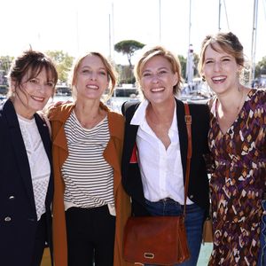 Cécilia Hornus, Élodie Varlet, Caroline Riou, Léa François et Eléonore Sarrazin au festival de fiction TV de La Rochelle samedi 17 septembre 2022.
© Christophe Aubert via Bestimage