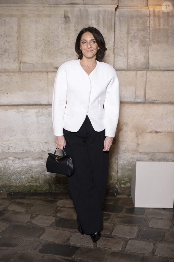 Florence Foresti assiste au défilé Jacquemus Menswear Automne/Hiver 2026-2027 dans le cadre de la Fashion Week de Paris le 25 janvier 2026 à Paris, France.  Photo par Eliot Blondet/ABACAPRESS.COM
