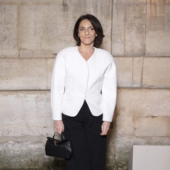 Florence Foresti assiste au défilé Jacquemus Menswear Automne/Hiver 2026-2027 dans le cadre de la Fashion Week de Paris le 25 janvier 2026 à Paris, France.  Photo par Eliot Blondet/ABACAPRESS.COM