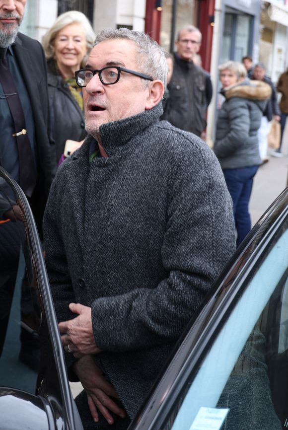 Exclusif - Christophe Dechavanne à la sortie des studios RTL à Neuilly-sur-Seine, France, le 30 janvier 2024.