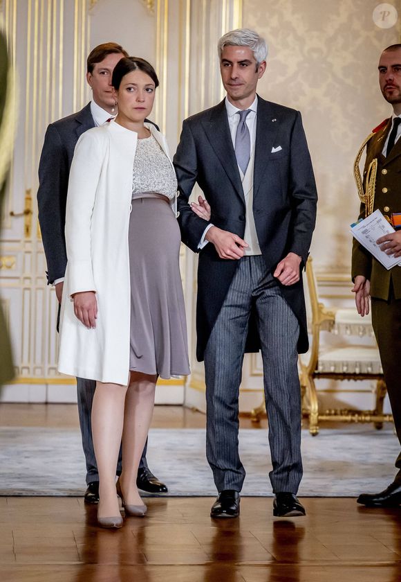 La princesse Alexandra de Luxembourg et Nicolas Bagory lors de la cérémonie d'adieu au Palais Grand-Ducal, dans le cadre des célébrations marquant le changement de souverain au Luxembourg (1er jour à Luxembourg, le 3 octobre 2025) 
Photo : Dana Press / Bestimage