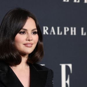 Elle y dévoile une série d'adorables photos, mais surtout un cliché de son impressionnante bague !

Selena Gomez arrive à la célébration des femmes d'Hollywood organisée par ELLE au Four Seasons Hotel - Los Angeles at Beverly Hills le 19 novembre 2024 à Los Angeles, CA, États-Unis. Photo by Mark Von Holden/AFF/ABACAPRESS.COM