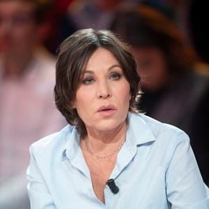 Exclusif - Mathilde Seigner lors de l'enregistrement de l'émission "Famille je vous aime" présentée par Michel Drucker et qui sera diffusée le vendredi 29 mai sur France 3, à Paris, France, le 4 décembre 2025. © Gaffiot-Perusseau/Bestimage