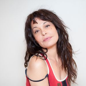 Isabelle Mergault sur le plateau de l'émission "Les Grands du Rire". Photo par  MPP / Bestimage