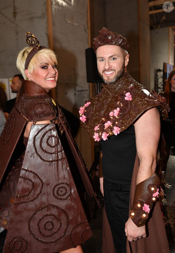 Katrina Patchett, Christian Millette - Backstage et défilé d'ouverture du salon du chocolat 2023 à Paris porte de Versailles en faveur de l’association Mécénat Chirurgie Cardiaque le 27 octobre 2023.

© Veeren / Perusseau / Bestimage
