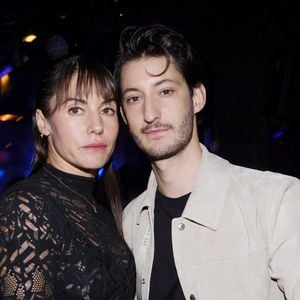 Exclusif - Pierre Niney et sa compagne Natasha Andrews - After party du film Mascarade au club privé NO.PI à Paris le 20 octobre 2022.

© Rachid Bellak / Bestimage