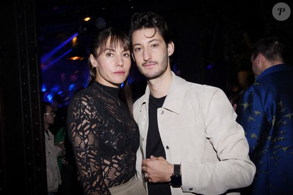 Exclusif - Pierre Niney et sa compagne Natasha Andrews - After party du film Mascarade au club privé NO.PI à Paris le 20 octobre 2022.

© Rachid Bellak / Bestimage
