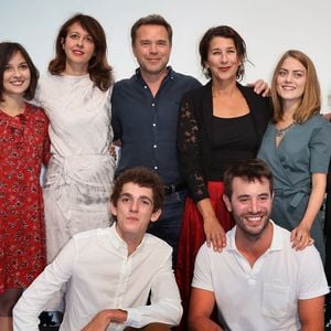 Tiphaine Haas, Valérie Bonneton, Guillaume de Tonquédec, Isabelle Gélinas, Alexandra Gentil, Canelle Carré-Cassaigne, Lilian Dugois et Yaniss Lespert - Photocall de la série "Fais pas ci, fais pas ça" lors du 18ème Festival de la Fiction TV de La Rochelle. Le 16 septembre 2016
© Patrick Bernard / Bestimage