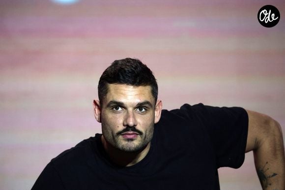Mais celui qui s’est récemment qualifié de "couteau suisse" au "Journal du Dimanche" va très certainement diversifier ses activités. Celui qui propose des stages de natation s’imagine déjà rejouer au handball, comme il a pu le faire par le passé.

Florent Manaudou en conférence lors du 49ème Congrès Sélectour à l'hôtel Grand Hyatt à Doha au Qatar. Le 28 novembre 2024 © PsnewZ / Bestimage