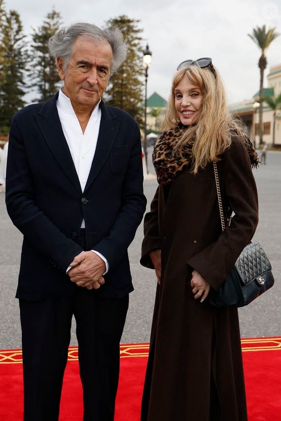 Bernard-Henri Lévy et sa femme Arielle Dombasle - Les personnalités accompagnant le président de la République Emmanuel Macron lors de sa visite d'Etat de trois jours au Maroc, le 28 octobre 2024. 
© Ludovic Marin / Pool / Bestimage
