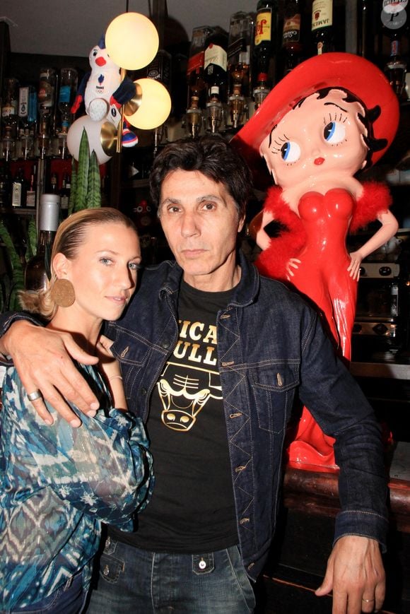 Exclusif - Jean-Luc Lahaye et sa compagne Paola lors d'une soirée à la brasserie "Chez Nanou " dans le quartier Montmartre à Paris le 28 juin 2024.

© Baldini / Bestimage