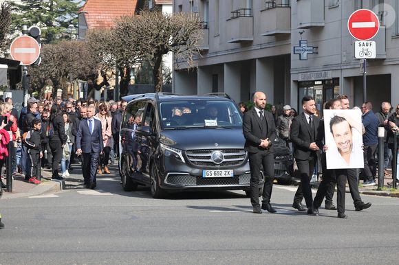 Ambiance - Sorties des obsèques de Bruno Salomone en l'église Sainte-Anne de Polangis de Joinville-le-Pont (Val-de-Marne) le 23 mars 2026. © Cyril Moreau - Dominique Jacovides / Bestimage