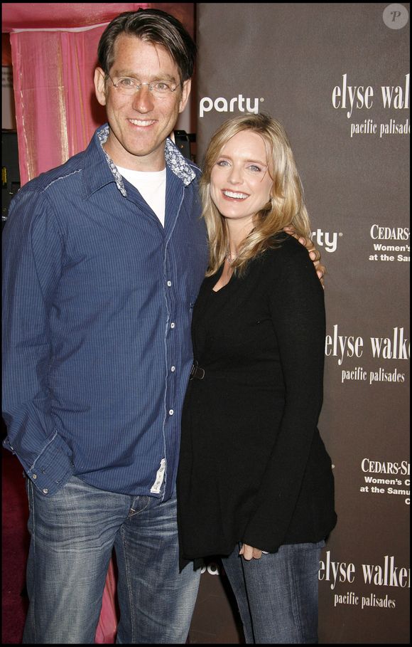 Le 1er janvier 2007, alors qu'elle est l'une des figures du petit écran, Courtney Thorne-Smith a épousé Roger Fishman, un entrepreneur spécialisé dans les contenus vidéo. Mais après 18 ans de mariage, le couple est sur le point de se séparer officiellement, rapporte "People".

Courteney Thorne-Smith et son mari Roger Fishman, lors d'un événement au profit de la recherche sur le cancer à Santa Monica, le 8 septembre 2007. ALAIN ROLLAND / MAXIMA PROD / BESTIMAGE