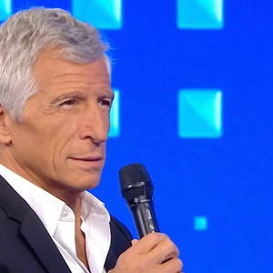 Bien connue des fidèles de l’émission "N’oubliez pas les paroles", Héloïse Vallier vient d’offrir au public son tout premier titre, baptisé Robin des bois. 

Extrait de l'émission "N'oubliez pas les paroles" @France 2