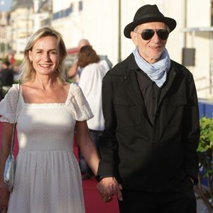 Leur histoire d'amour a commencé après leur rencontre à l'Olympia en 2012.
Sandrine Bonnaire et Erik Truffaz - Arrivées des personnalités sur le tapis rouge lors de la 40e édition du Festival de Cabourg « Journées romantiques » le 12 juin 2026
© Coadic Guirec / Bestimage
