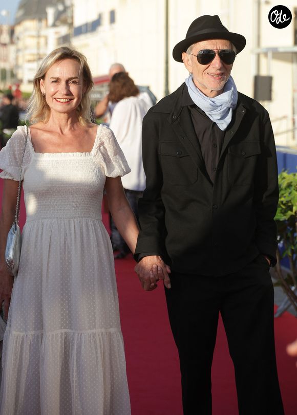Leur histoire d'amour a commencé après leur rencontre à l'Olympia en 2012.

Sandrine Bonnaire et Erik Truffaz - Arrivées des personnalités sur le tapis rouge lors de la 40e édition du Festival de Cabourg « Journées romantiques » le 12 juin 2026

© Coadic Guirec / Bestimage