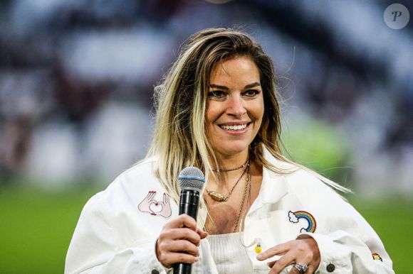 Sophie Tapie, chanteuse française et fille de Bernard Tapie, se produit avant le match du Top 14 entre Toulon et Toulouse à l'Orange Vélodrome à e 23 avril 2022 à Marseille, France. Photo de Johnny Fidelin/Icon Sport/ABACAPRESS.COM