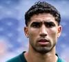 Achraf Hakimi et Ousmane Dembélé l’ont aussitôt taquiné dans les commentaires sur ce choix musical.

Achraf Hakimi  à l'échauffement d'avant-match des joueurs de Maroc. Photo par Elyxandro Cegarra / PsnewZ / Bestimage