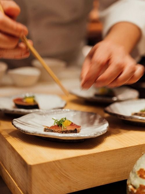 25 euros le menu concocté par un chef étoilé dans ce restaurant, véritable institution dans sa région !