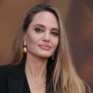 Angelina Jolie a lancé Atelier Jolie à New York, un lieu consacré à la création, à l’artisanat et aux échanges entre artistes et créateurs du monde entier.
Angelina Jolie assiste au gala principal de « Maria » lors de la 68e édition du Festival du film de Londres du BFI, au Royal Festival Hall à Londres, au Royaume-Uni. © Fred Duval/SOPA Images via ZUMA Press Wire/Bestimage
