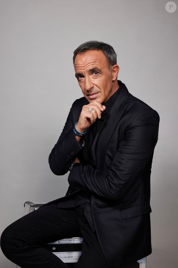 Exclusif - Nikos Aliagas - Studio avec les invités de l'enregistrement de l'émission "La chanson secrète N°14", présentée par N.Aliagas et diffusée le 26 décembre sur TF1, à Paris, France, le 9 décembre 2025. © Jacovides-Moreau/Bestimage