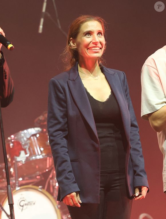 Exclusif - Emily Bécaud - Concert "Et Maintenant", le spectacle hommage à Gilbert Bécaud interprété par Jules Grison avec la participation exceptionnelle de sa fille, Emily Bécaud à l'Olympia, Parisle 17 septembre 2023. © Coadic Guirec/Bestimage