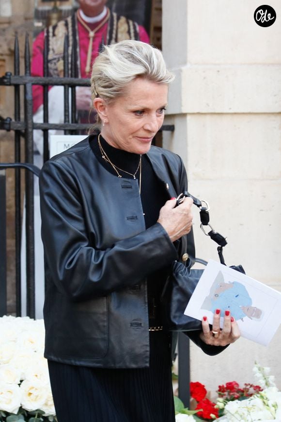 Sophie Davant - Sorties des obsèques de Philippe Labro en l'église de Saint-Germain-des-Prés à Paris le 13 juin 2025. © Dominique Jacovides - Christophe Clovis / Bestimage