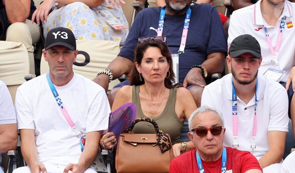 Zinedine Zidane avec sa femme Véronique et son fils Théo - Célébrités assistent à la victoire de Rafael Nadal et Carlos Alcaraz face à T. Griekspoor et W. Koolhof lors des Jeux Olympiques de Paris2024 (JO) le 30 juillet 2024. © Jacovides-Perusseau/Bestimage