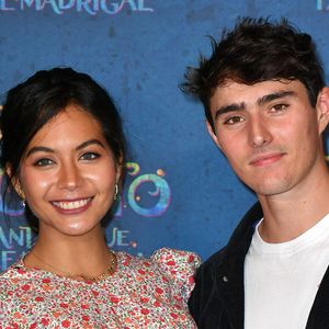 "Après avoir expérimenté mon premier amour, puis un amour passionné, j'ai donc vécu l'amour raisonné", écrit Vaimalama Chaves.


Vaimalama Chaves (Miss France 2019) et son compagnon Nicolas Fleury - Avant-première du film "Encanto" de Disney au Grand Rex à Paris le 19 novembre 2021. © Veeren/Bestimage