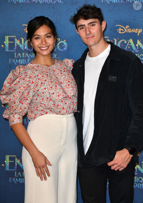 "Après avoir expérimenté mon premier amour, puis un amour passionné, j'ai donc vécu l'amour raisonné", écrit Vaimalama Chaves.


Vaimalama Chaves (Miss France 2019) et son compagnon Nicolas Fleury - Avant-première du film "Encanto" de Disney au Grand Rex à Paris le 19 novembre 2021. © Veeren/Bestimage